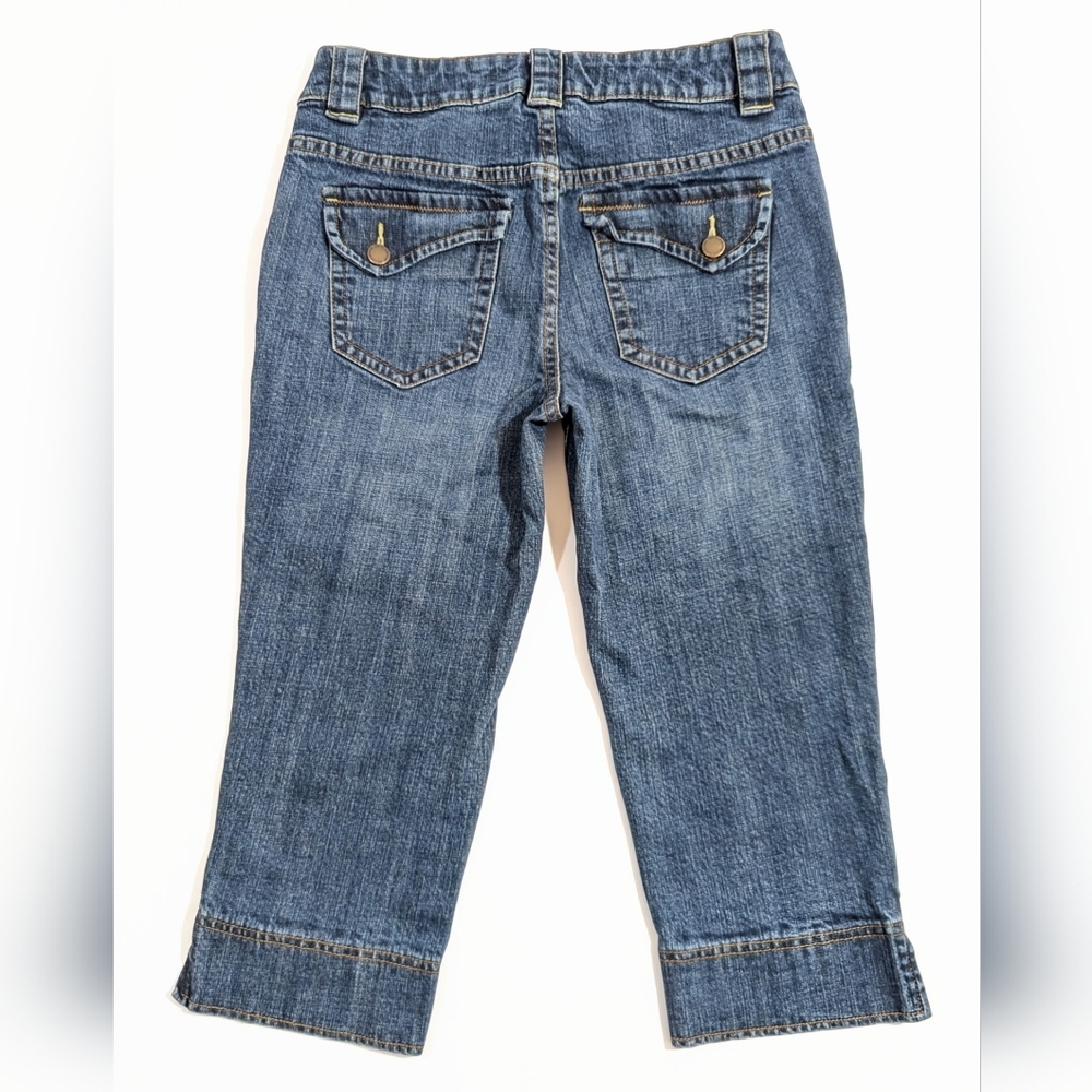 Liz Claiborne Women's Denim Stretch Capris, Size 4 Cropped Blue Jeans Mid-Rise - Picture 2 of 9